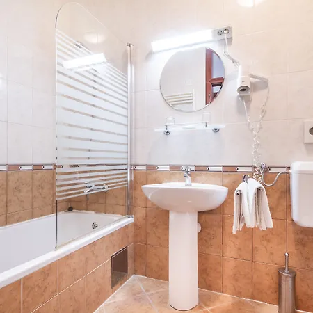 Otel Miramare Njivice