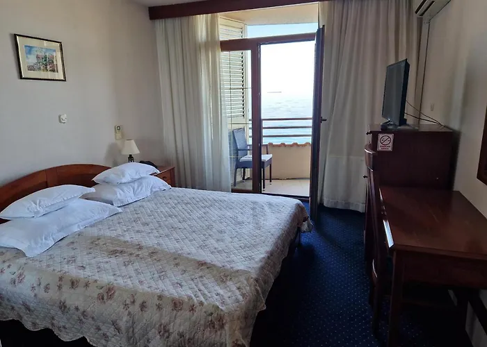 Miramare نجيفيش
