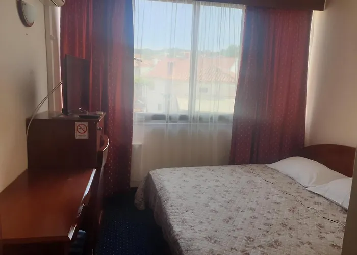 Miramare نجيفيش