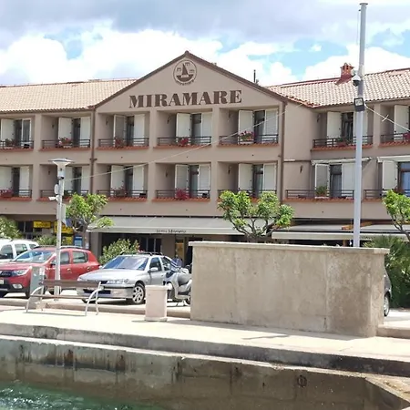 Miramare מלון